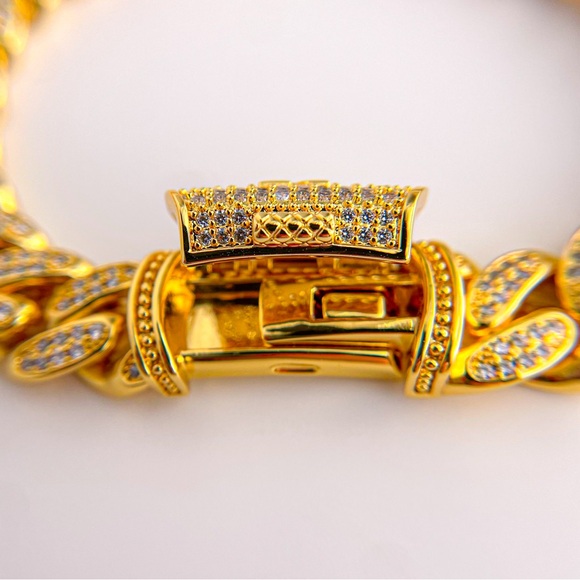 ETEVON Initial “R” Bracelet for Men Link Chain with Box Clasp Cubic Zirconia - Picture 6 of 13